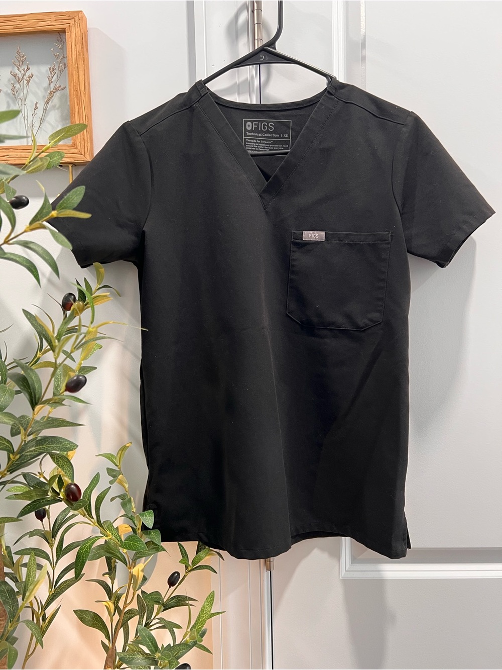 Figs Catarina Women Black V-Neck Scrub Top with One Chest Pocket